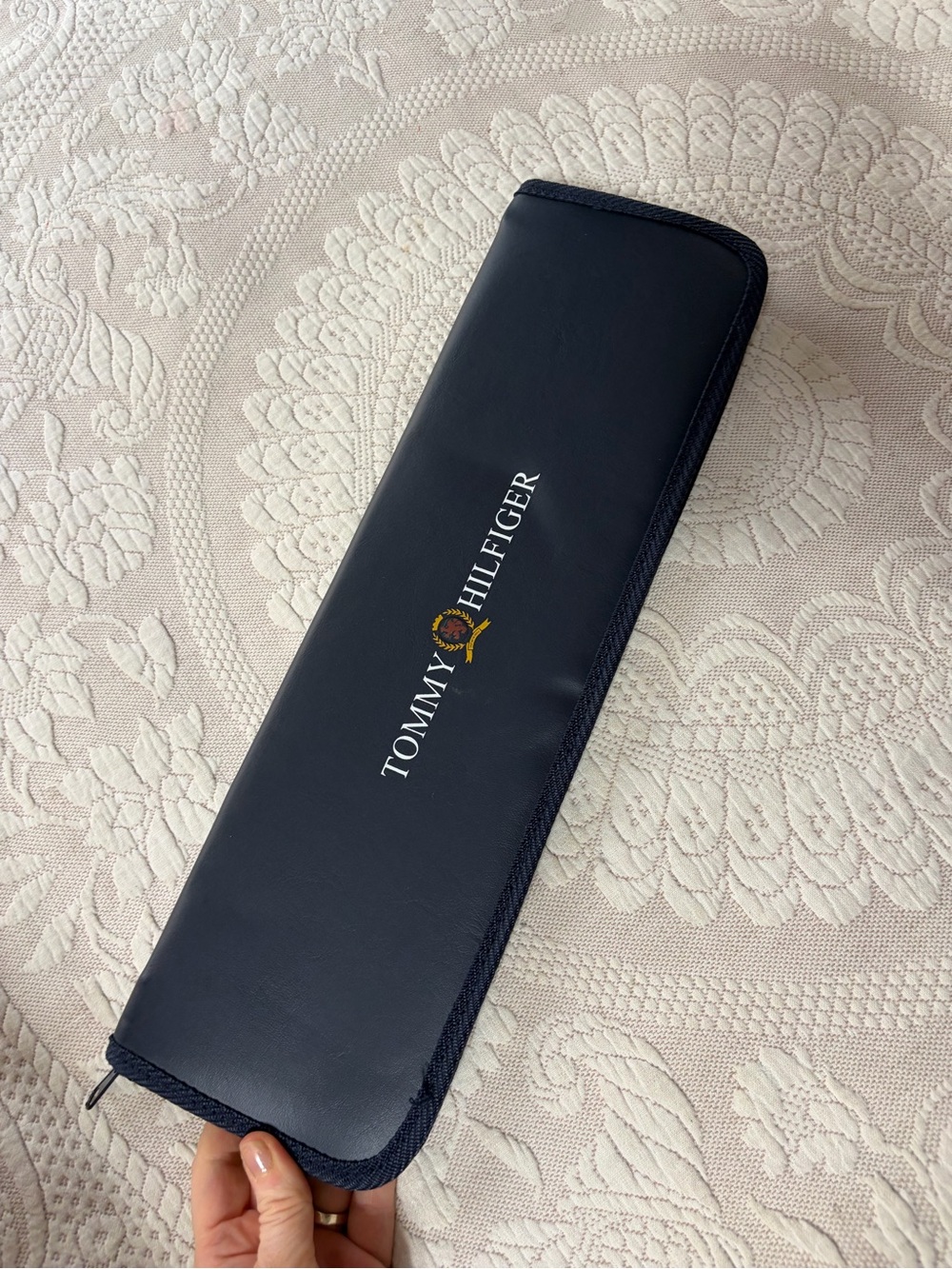 Tommy Hilfiger Navy vegan leather necktie Case with Logo for travel NWOT